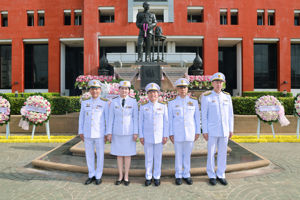 พิธีวางพวงมาลาถวายบังคมพระบรมราชานุสาวรีย์พระบาทสมเด็จพระปรมินทรมหาจุฬาลงกรณ์ พระจุลจอมเกล้าเจ้าอยู่หัว เนื่องในวันปิยมหาราช
