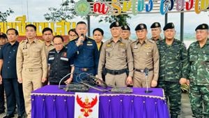 ตำรวจ สำนักงาน กสทช. และหน่วยงานความมั่นคงลงกำชับพื้นที่เชียงแสน เร่งรัดปราบปรามแก๊งคอลเซ็นเตอร์ในเขตพื้นที่ ต่าง ๆ ของคิงส์โรมัน